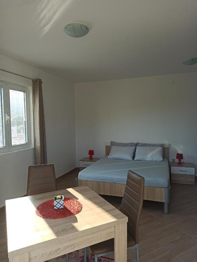 בודווה Lastva Holliday Rooms מראה חיצוני תמונה