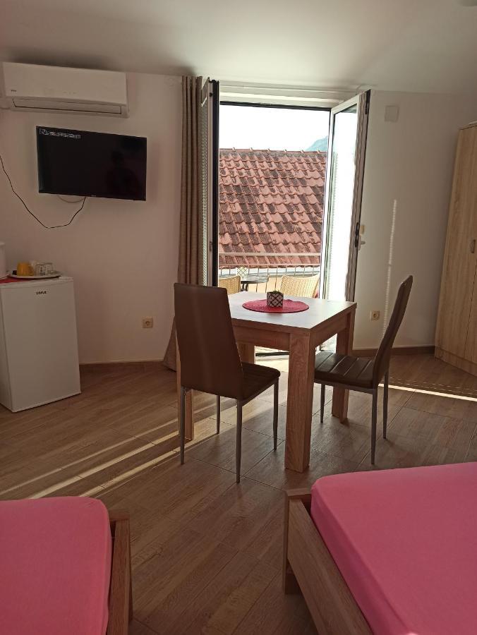 בודווה Lastva Holliday Rooms מראה חיצוני תמונה